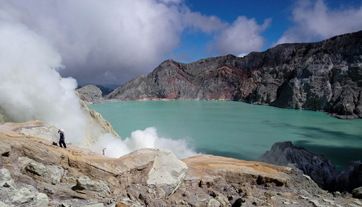 thumb-tours-hike-kawah-ijen